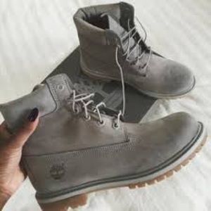 Grey women’s timberlands